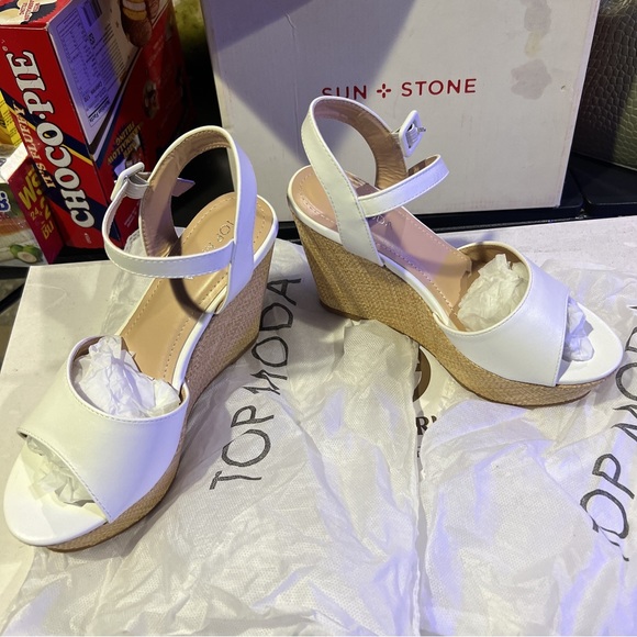 Top Moda Women Richie-1 Wedge Ankle Strap Sandal - Picture 4 of 5